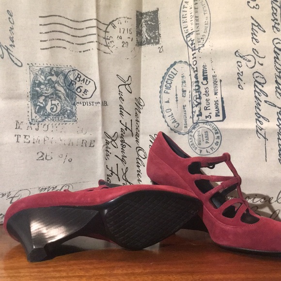 Never worn Caressa Deep red suede wedge - Picture 3 of 4